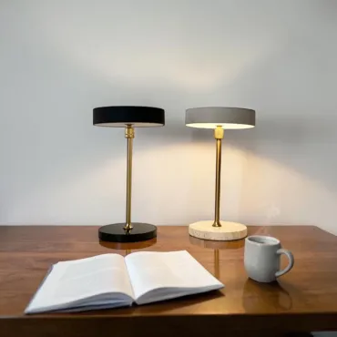 Moonlight LED genopladelig bordlampe