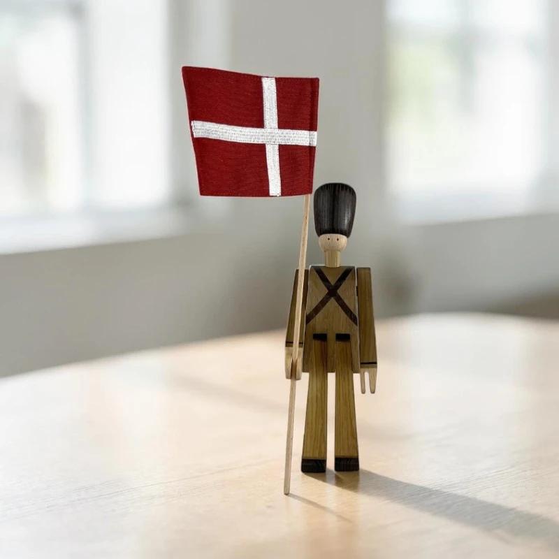 Kay Bojesen Garder fanebærer lille 2026 - 3