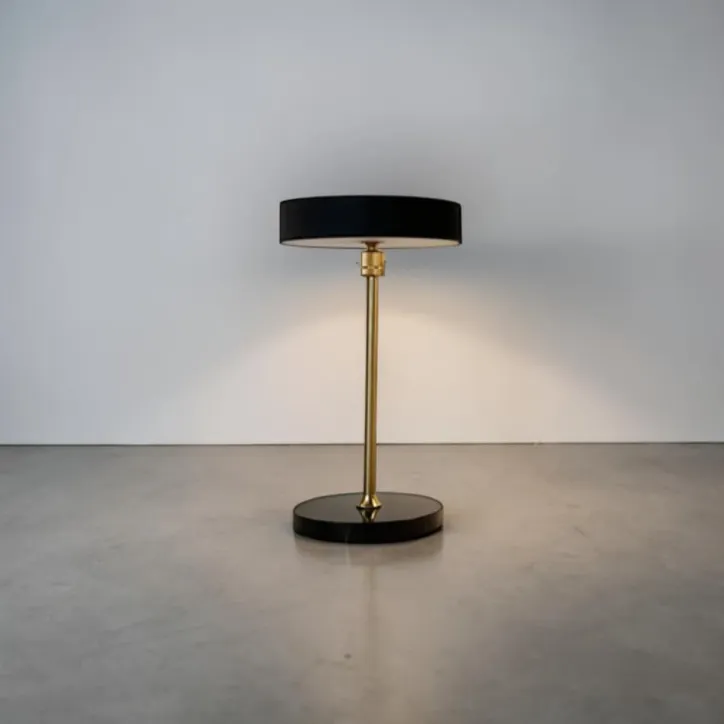 Moonlight LED genopladelig bordlampe i sort