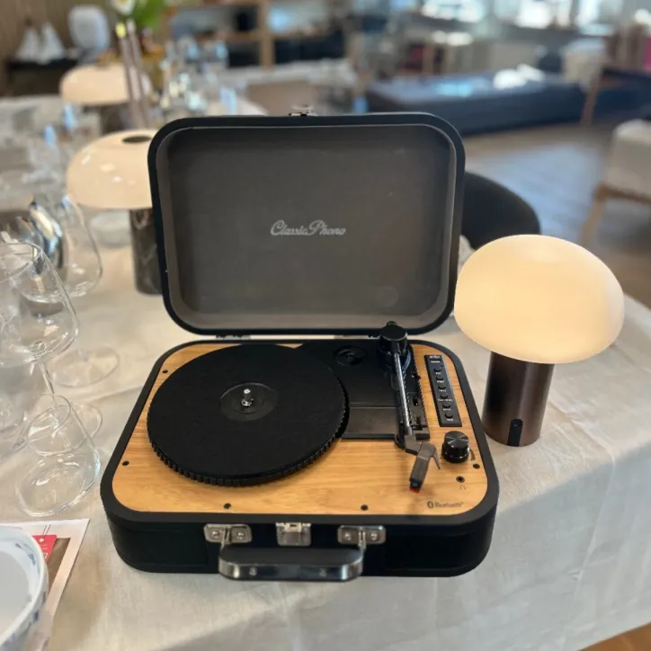 Pladespiller og LED lampe sæt