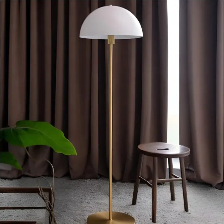 Dyberg Larsen Stockholm LED gulvlampe i messing