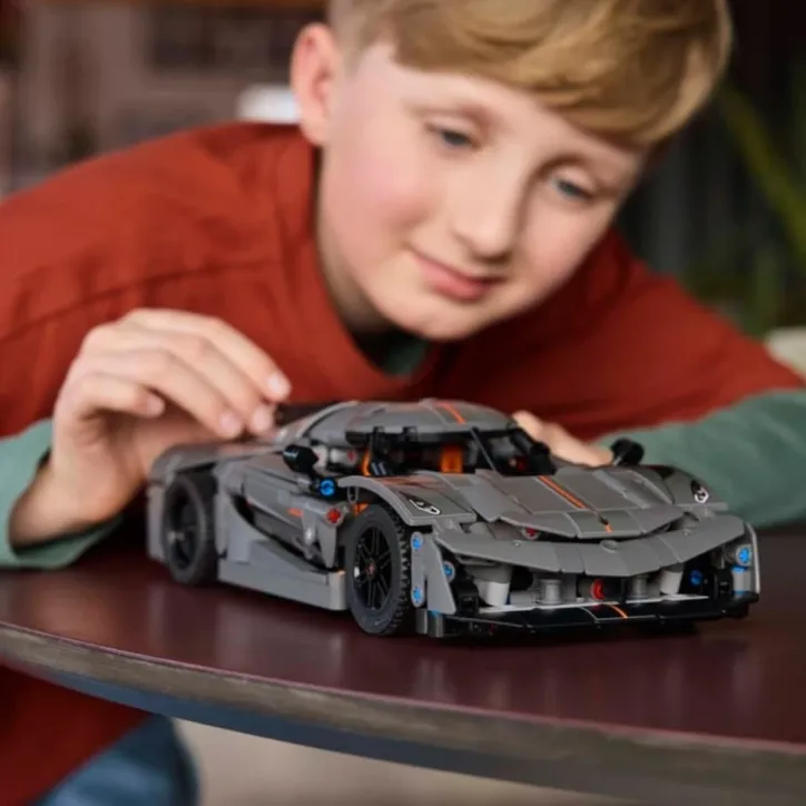 LEGO Technic Koenigsegg Jesko Absolut - 3