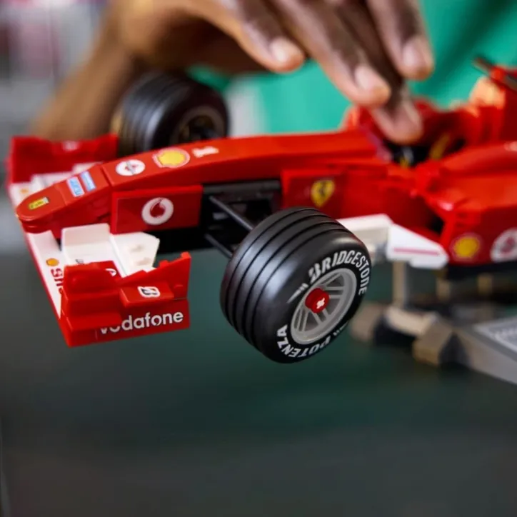 LEGO icons Ferrari F2004 med Michael Schumacher - 2