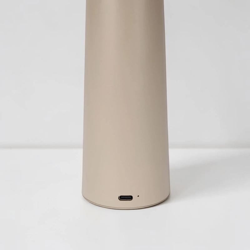 VINGA Avery bordlampe - 3