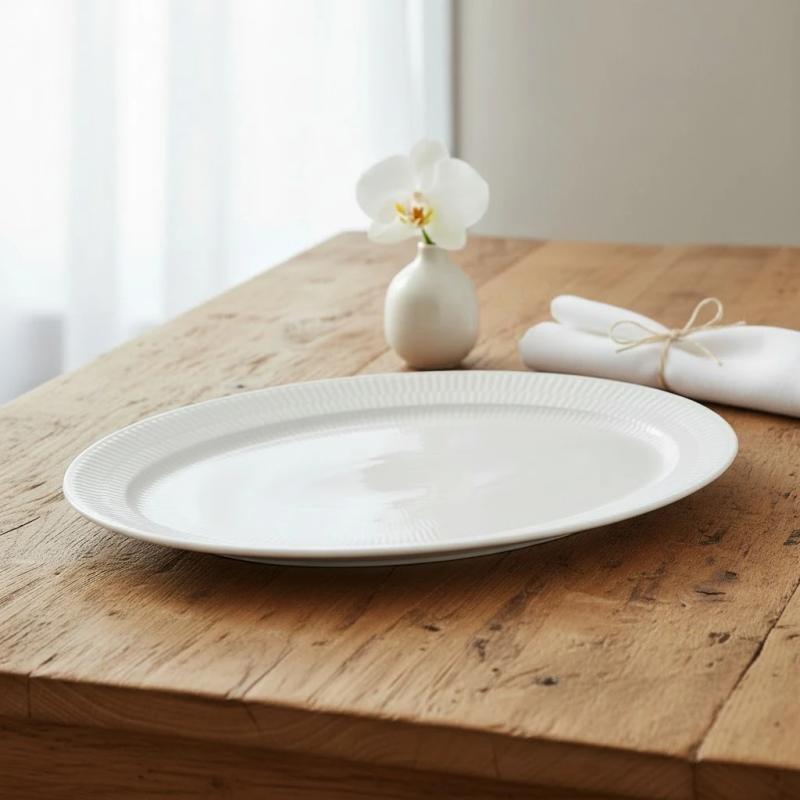 Royal Copenhagen Hvid Riflet ovalt fad 35 cm